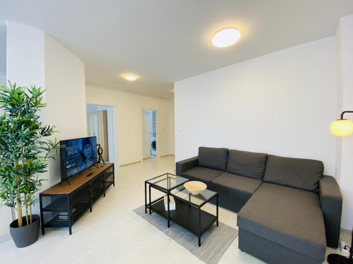 Апартаменты Charming Flat In Brasov With Balcony Panoramic View Экстерьер фото