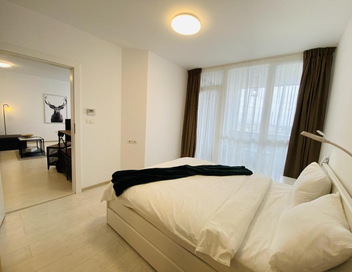 Апартаменты Charming Flat In Brasov With Balcony Panoramic View Экстерьер фото