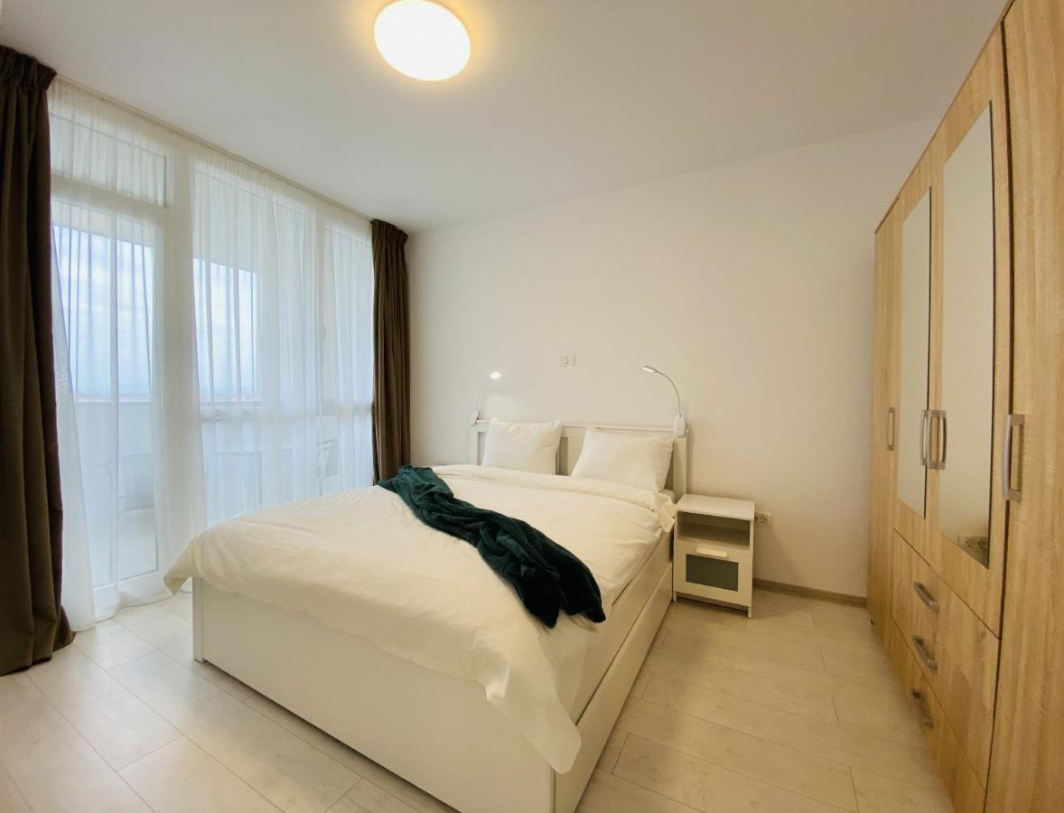 Апартаменты Charming Flat In Brasov With Balcony Panoramic View Экстерьер фото