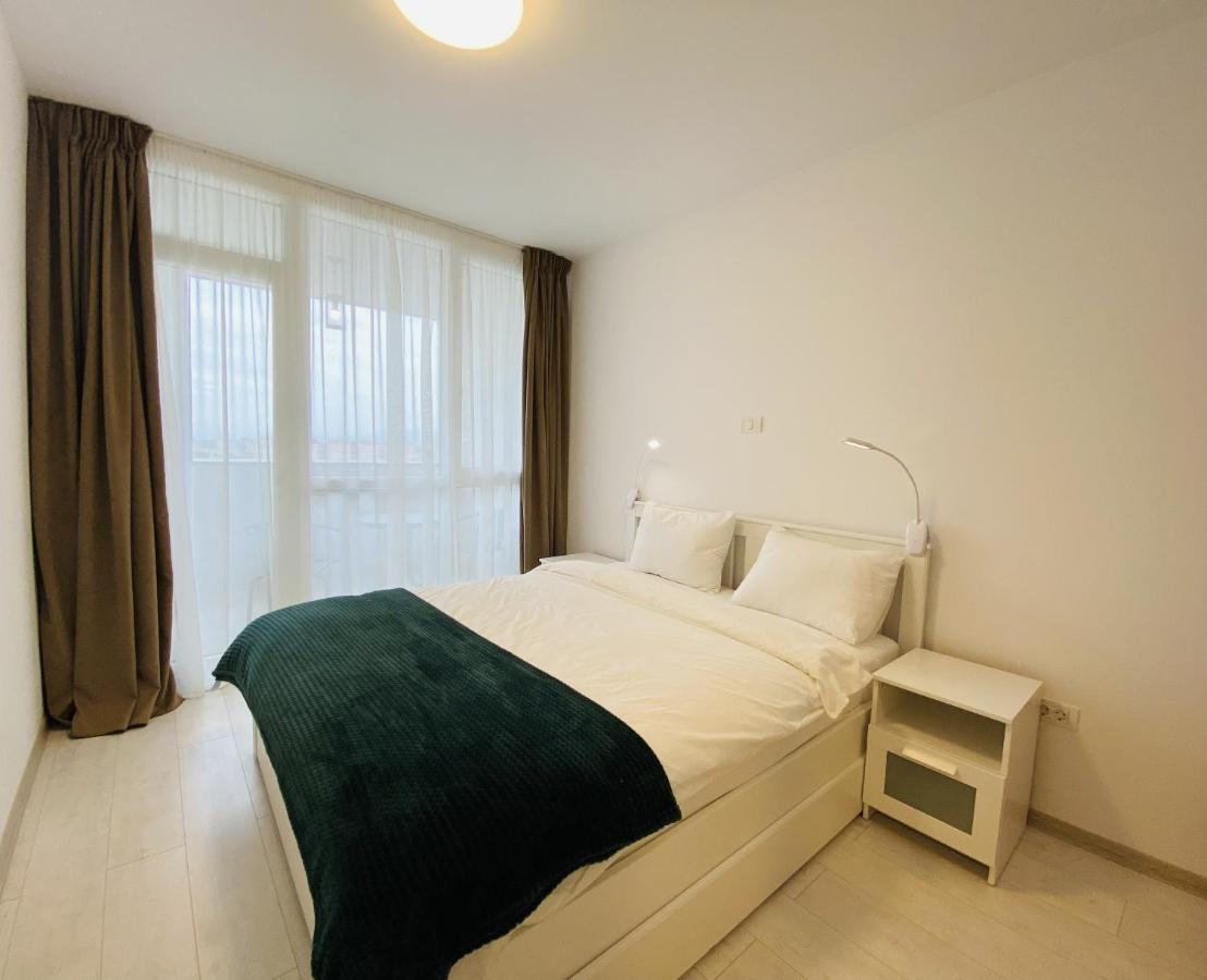 Апартаменты Charming Flat In Brasov With Balcony Panoramic View Экстерьер фото