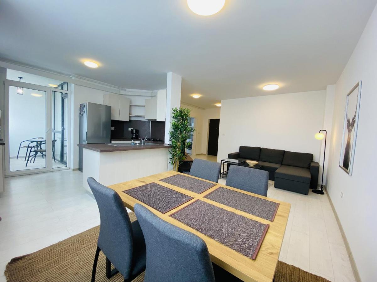 Апартаменты Charming Flat In Brasov With Balcony Panoramic View Экстерьер фото